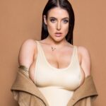 ดาราหนังโป๊ที่ถูกค้นหามากที่สุดในโลก Angela White